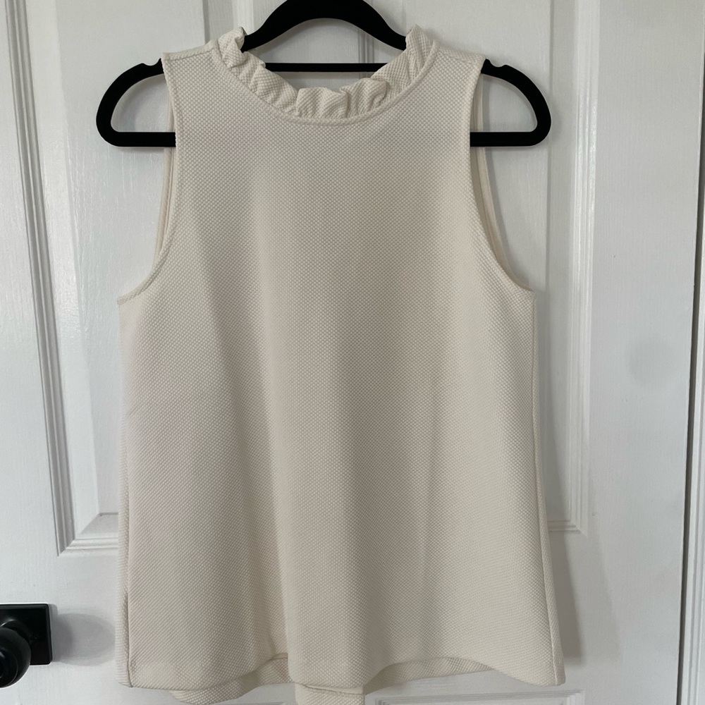 NWT Ann Taylor Ruffle VBack Top Ivory XS